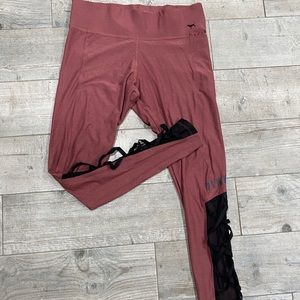 High waisted pink leggings with mesh